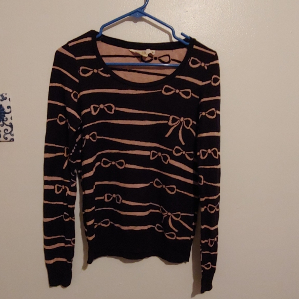 HWR Monogram brand black tan bow sweater